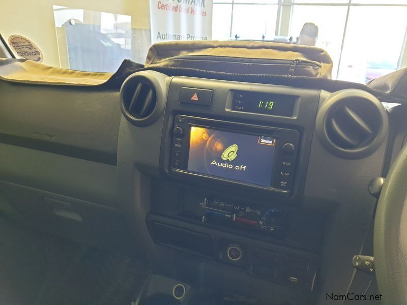 Toyota LAND CRUISER 4.0 V6 DC in Namibia