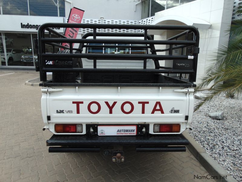 Toyota LAND CRUISER 4.5D V8 DC in Namibia