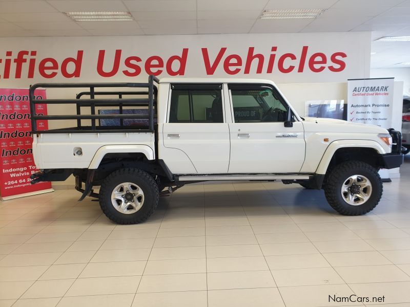 Toyota LANDCRUISER 4.0 V6 D/CAB in Namibia