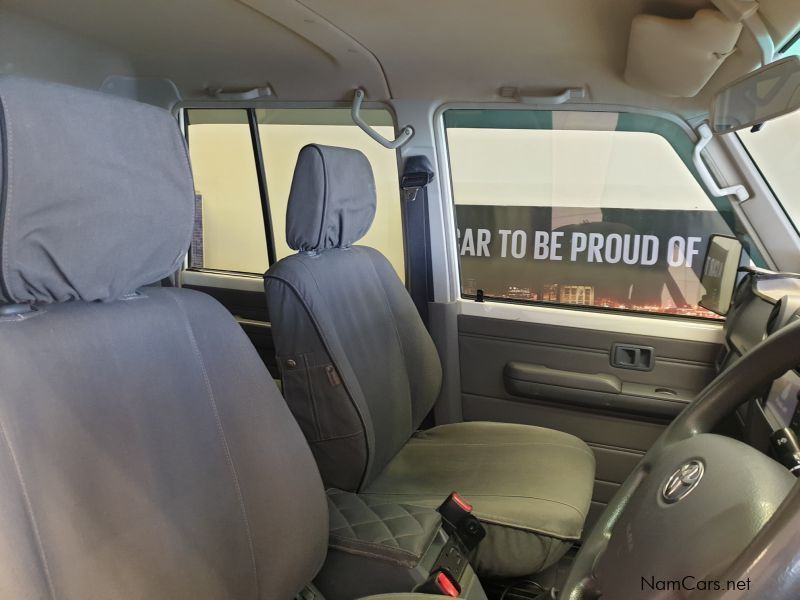 Toyota LANDCRUISER 4.0 V6 D/CAB in Namibia