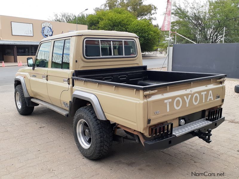 Toyota Land Cruiser 4.0 V6 D/C in Namibia