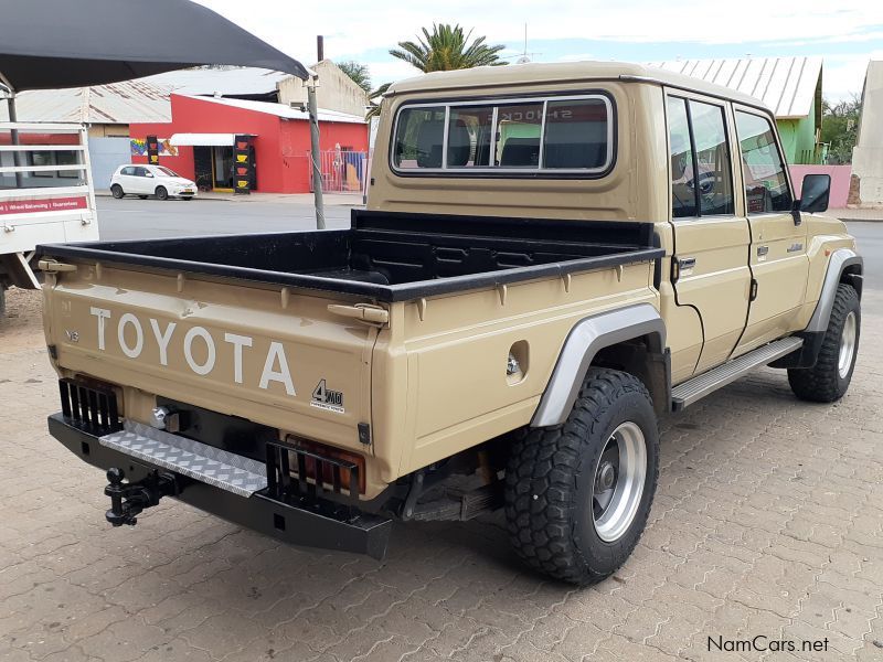 Toyota Land Cruiser 4.0 V6 D/C in Namibia