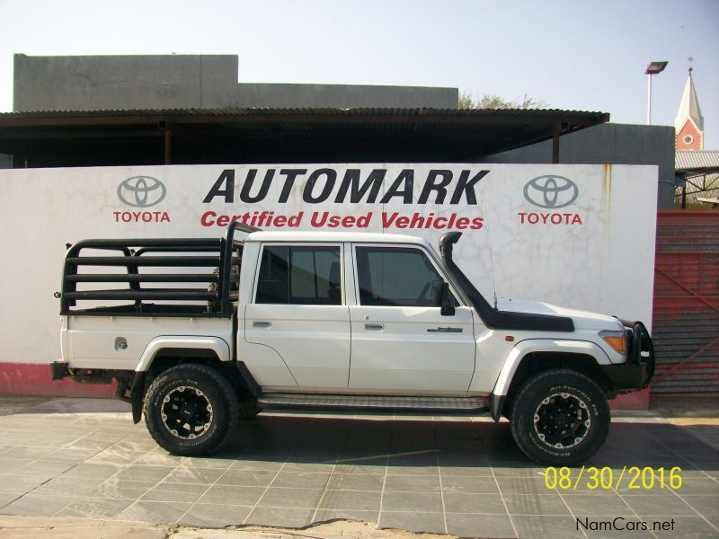 Toyota Land Cruiser 4.0 v6 double cab in Namibia