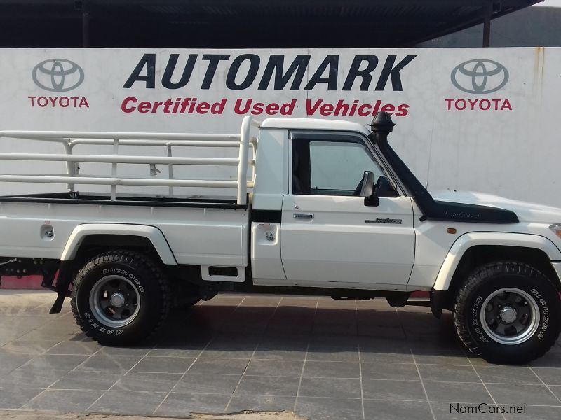 Toyota Land Cruiser 4.5 LX V8 Single Cab in Namibia