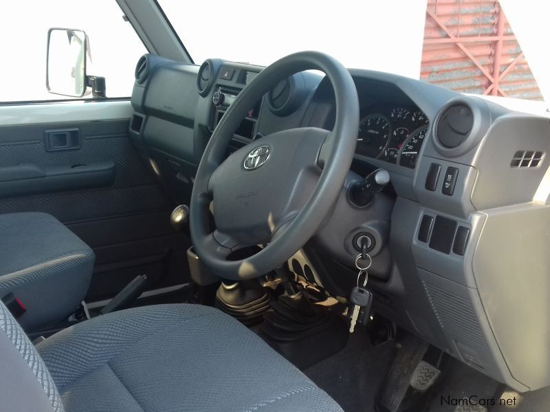 Toyota Land Cruiser 4.5 LX V8 Single Cab in Namibia