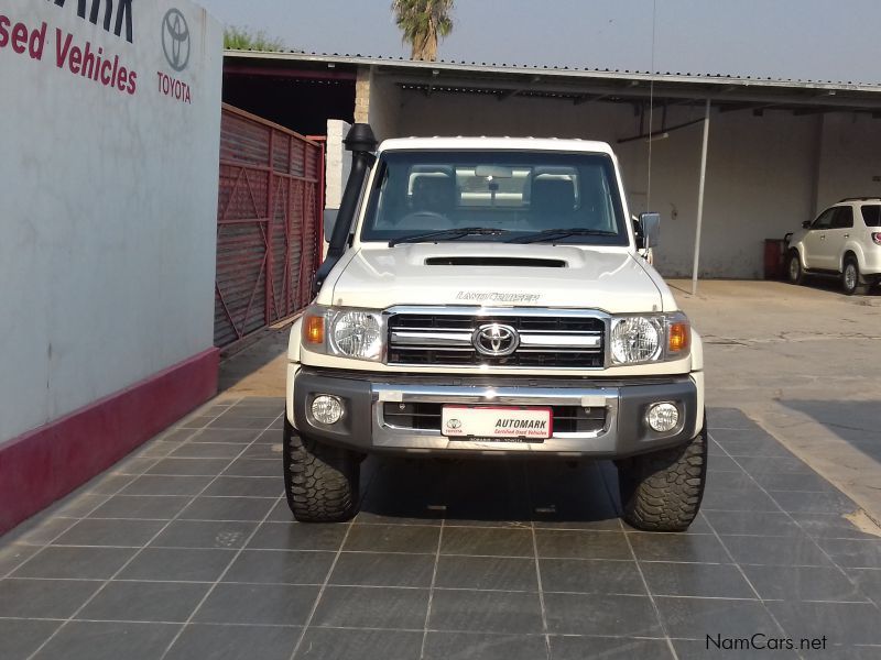 Toyota Land Cruiser 4.5 LX V8 Single Cab in Namibia