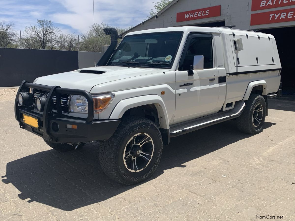 Toyota Land Cruiser 4.5 LX V8 Twin-Turbo in Namibia