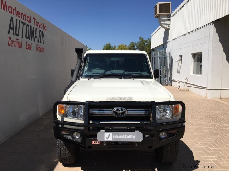 Toyota Land Cruiser 79 4.0 V6 SC in Namibia