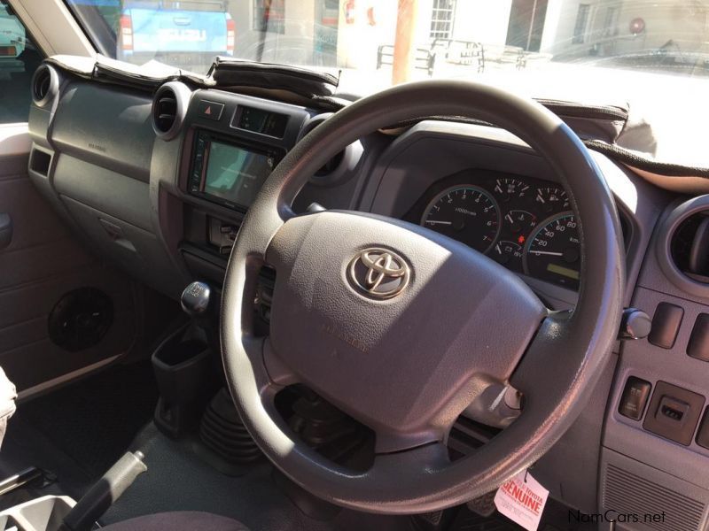 Toyota Land Cruiser 79 4.0 V6 SC in Namibia