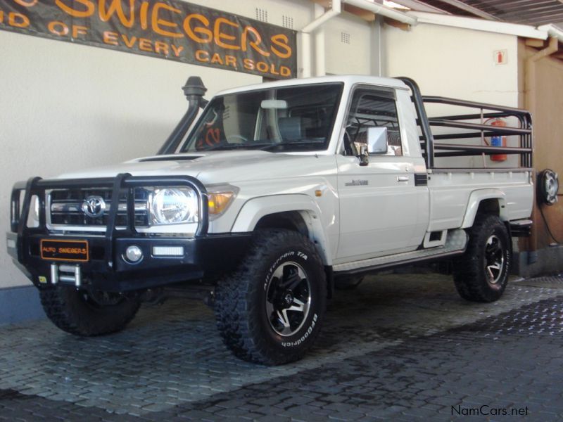 Toyota Land Cruiser LX V8 in Namibia