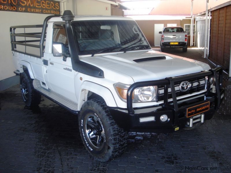 Toyota Land Cruiser LX V8 in Namibia