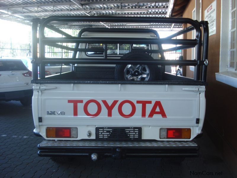 Toyota Land Cruiser LX V8 in Namibia