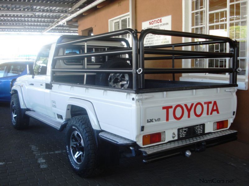 Toyota Land Cruiser LX V8 in Namibia