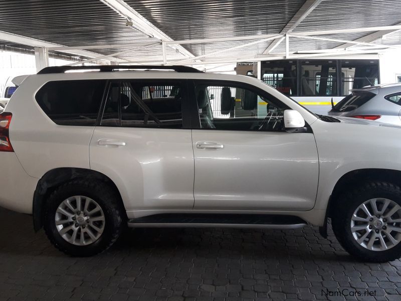 Toyota Land Cruiser Prado 4.0 V6 VX S/W in Namibia