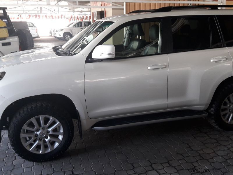 Toyota Land Cruiser Prado 4.0 V6 VX S/W in Namibia