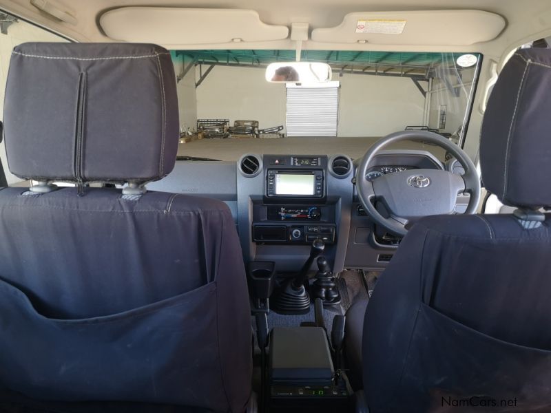 Toyota Land Cruiser V8 DC in Namibia