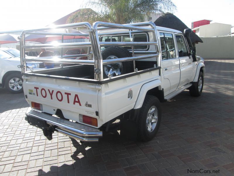 Toyota LandCruiser  V8 LX in Namibia