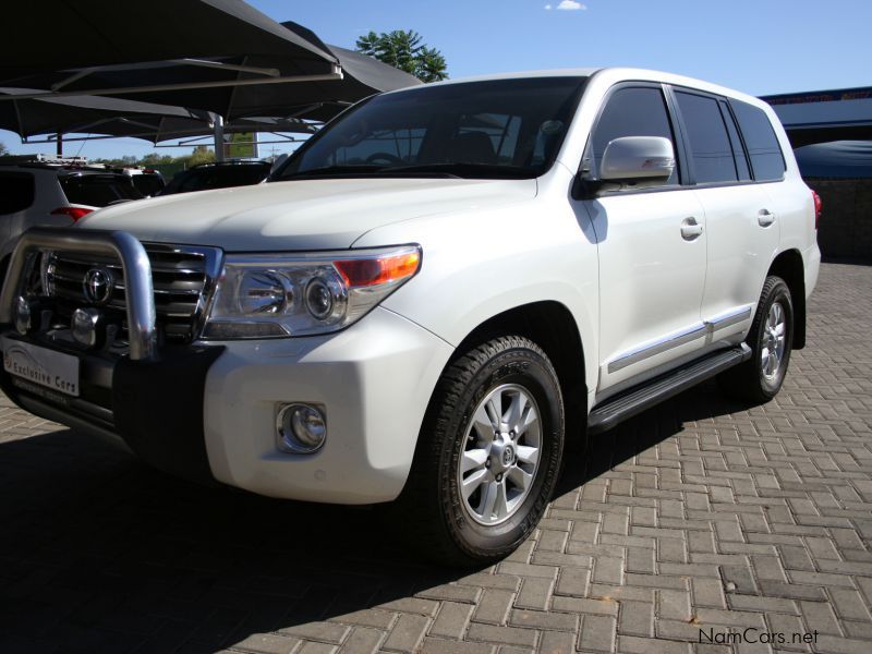 Toyota Landcruiser 200 V8 4.5D VX a/t in Namibia