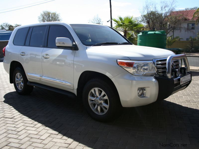 Toyota Landcruiser 200 V8 4.5D VX a/t in Namibia