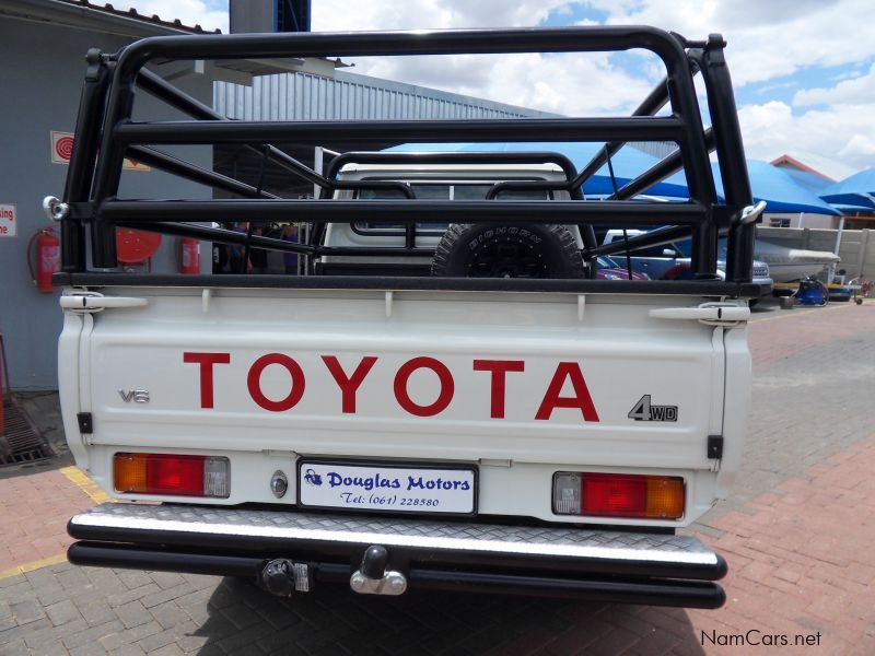 Toyota Landcruiser 4.0 Petrol S/C 4x4 in Namibia