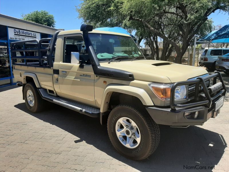 Toyota Landcruiser 4.5 V8 TDi S/Cab in Namibia