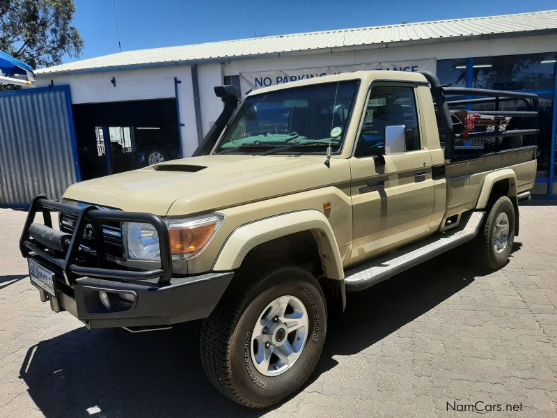 Toyota Landcruiser 4.5 V8 TDi S/Cab in Namibia