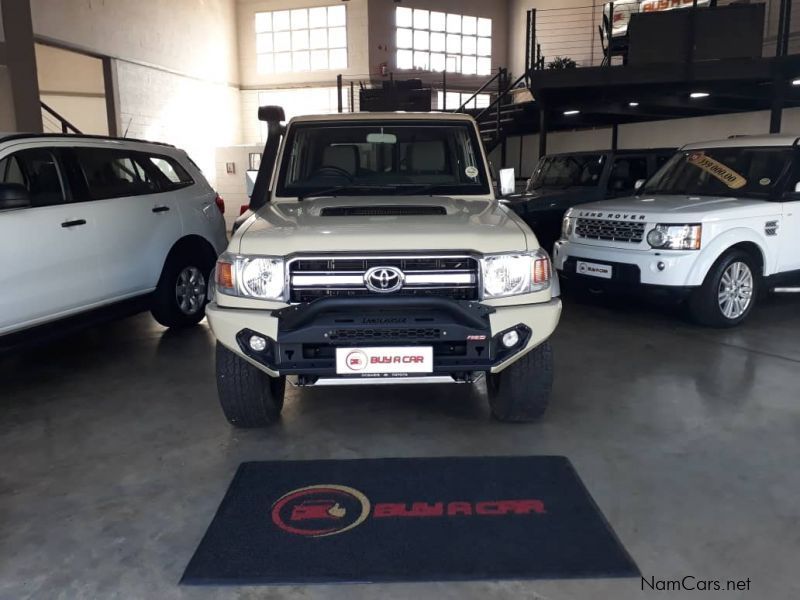 Toyota Landcruiser 79 4.5D V8 S/W in Namibia