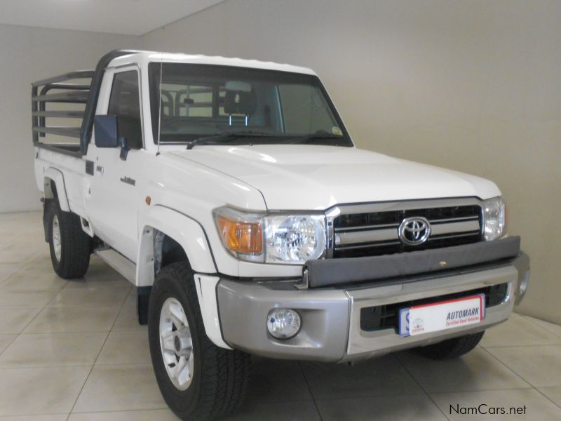 Toyota TOYOTA LAND CRUISER 4.0 in Namibia