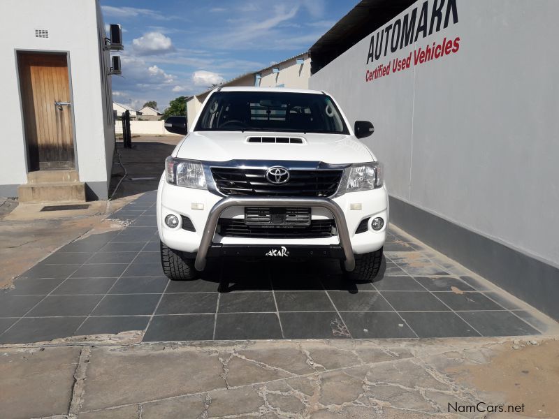 Toyota hilux 3.0 4x4 dakar manual in Namibia