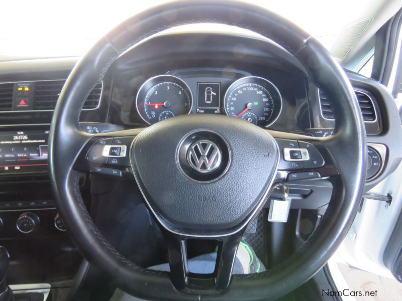 Volkswagen GOLF 7 2.0 TDI HIGHLINE in Namibia