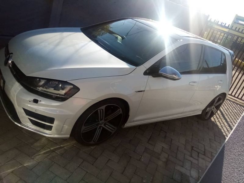 Used Volkswagen Golf R | 2015 Golf R for sale | Windhoek Volkswagen ...