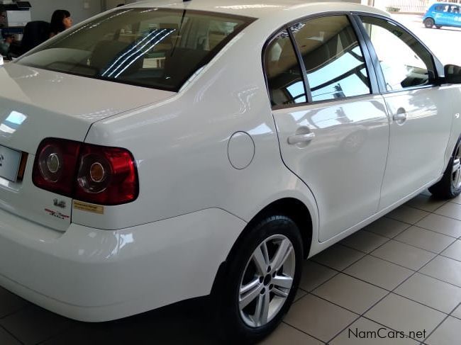 Volkswagen POLO VIVO 1.6 COMFORTLINE SEDAN in Namibia