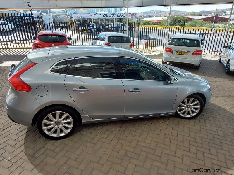 Volvo V40 D2 Excel in Namibia