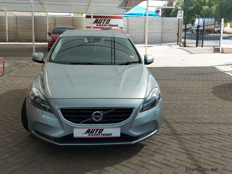 Volvo V40 D2 Excel in Namibia