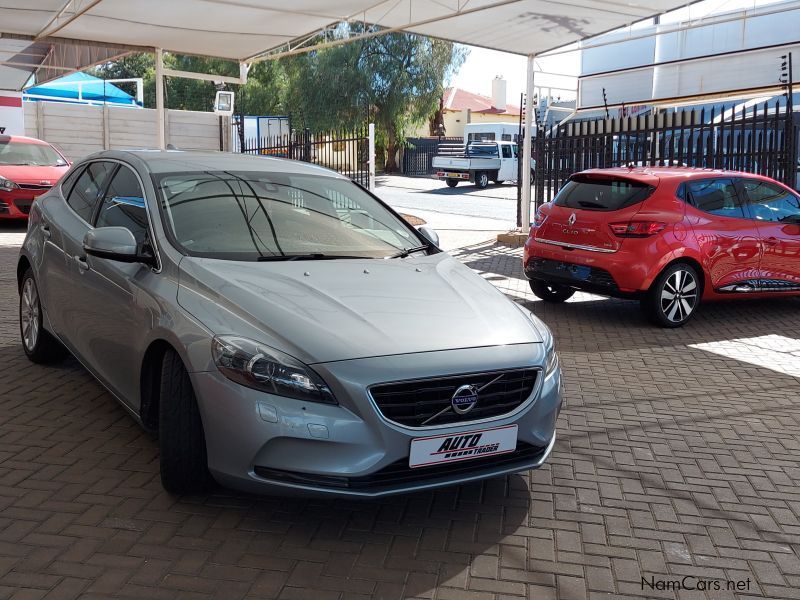 Volvo V40 D2 Excel in Namibia