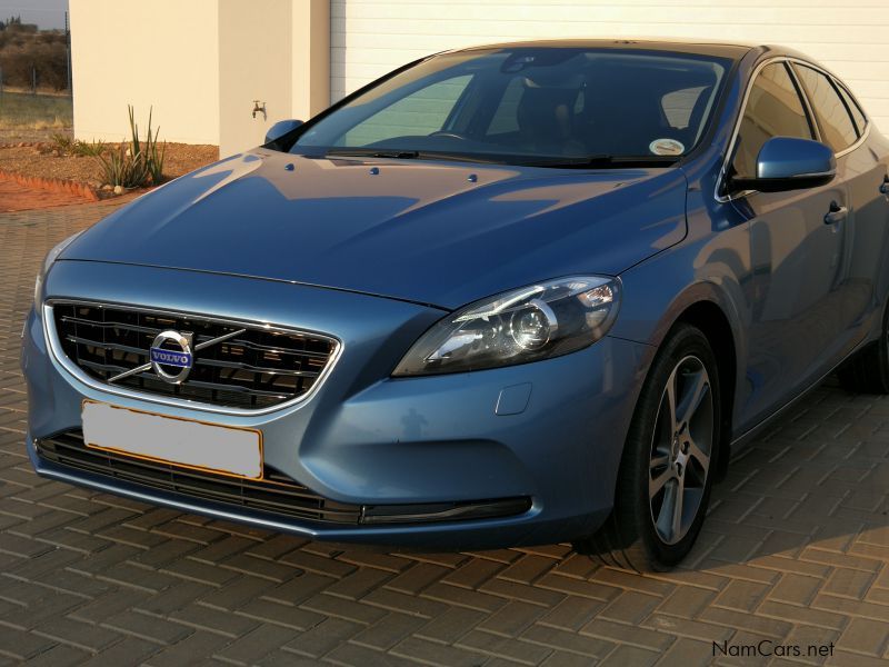 Volvo V40 T3 1.6 Turbo in Namibia