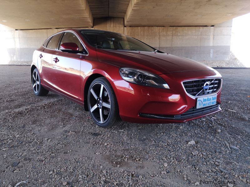 Volvo V40 T3 Excel in Namibia