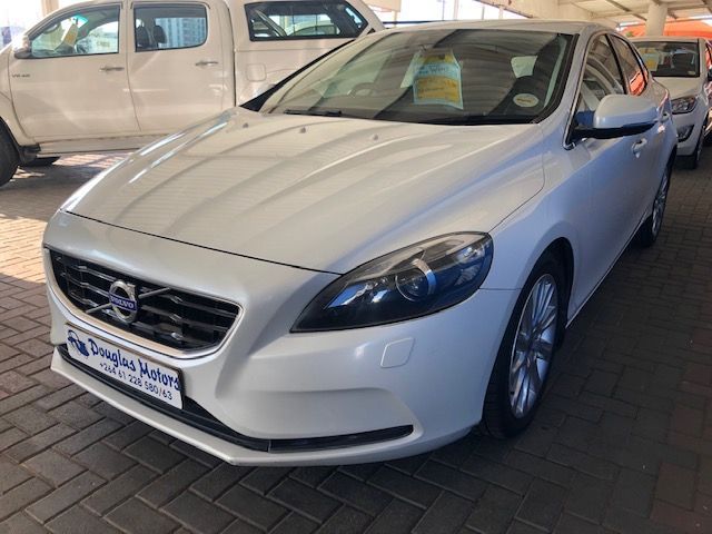 Volvo V40 T4 in Namibia