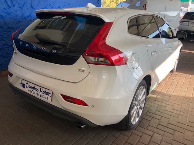 Volvo V40 T4 in Namibia