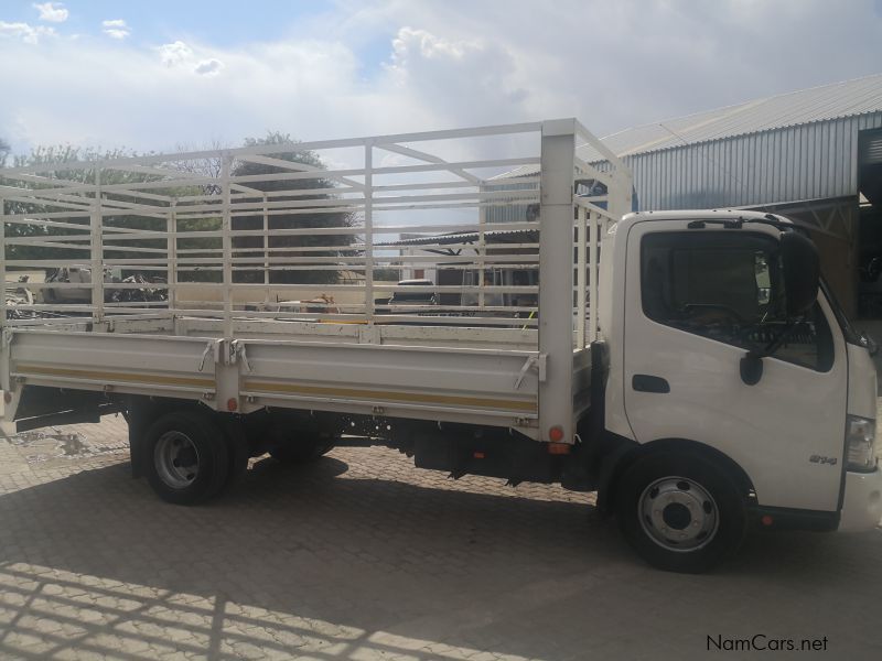 Hino 814 LWB in Namibia