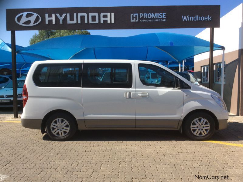Hyundai H1 2.5 Diesel Auto 9-Seater bus in Namibia