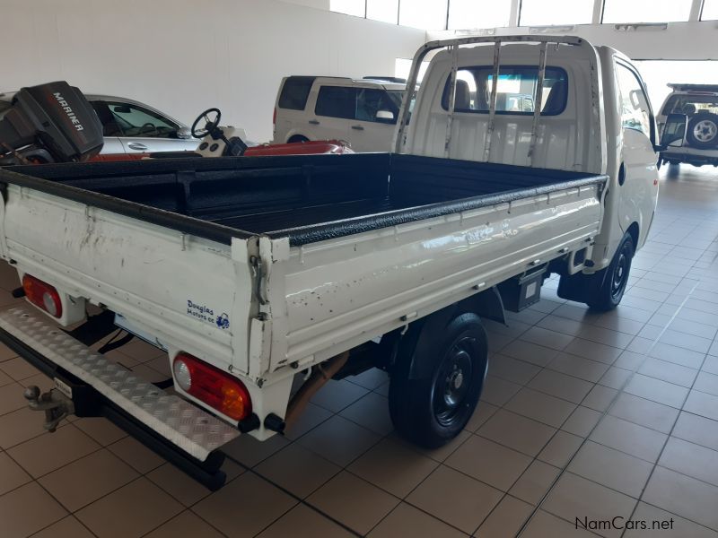 Hyundai H100 2.6D Dropside in Namibia