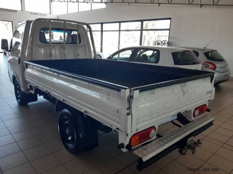 Hyundai H100 2.6D Dropside in Namibia