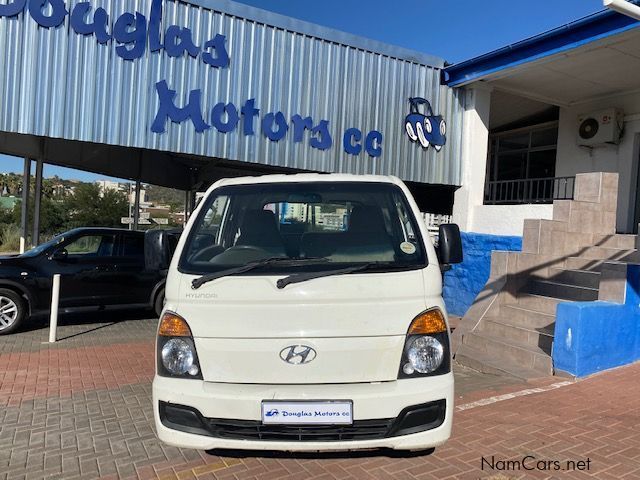 Hyundai H100 2.6D Dropside in Namibia