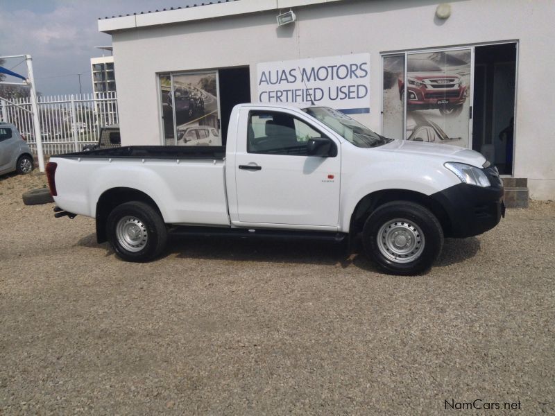 Isuzu KB 240 4x4 Fleetside S/CAB in Namibia