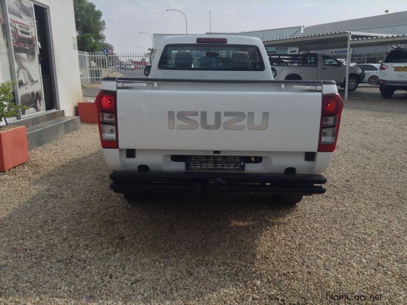 Isuzu KB 240 4x4 Fleetside S/CAB in Namibia