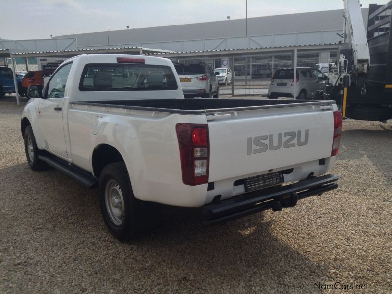 Isuzu KB 240 4x4 Fleetside S/CAB in Namibia