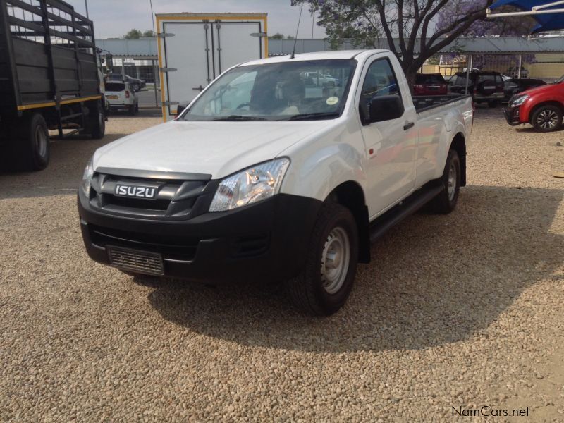 Isuzu KB 240 4x4 Fleetside S/CAB in Namibia