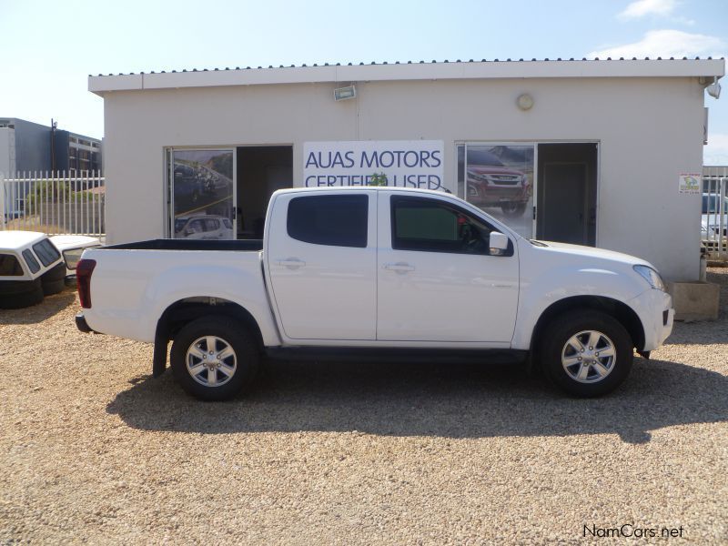Isuzu KB 240 D/CAB 4x4 LE Petrol in Namibia