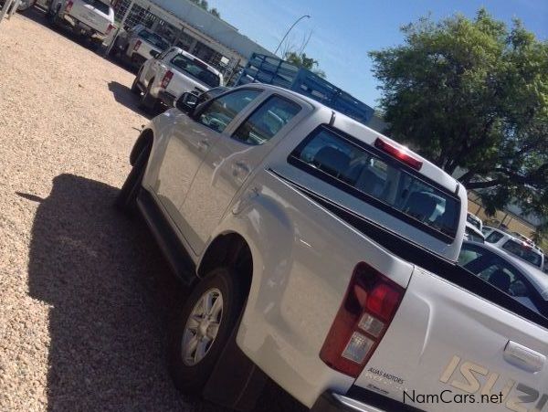 Isuzu KB 240 D/CAB 4x4 LE Petrol in Namibia